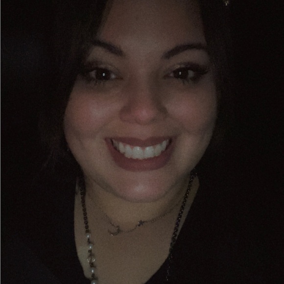 Meet your Posher, Alexandra - Picture 1 of 1